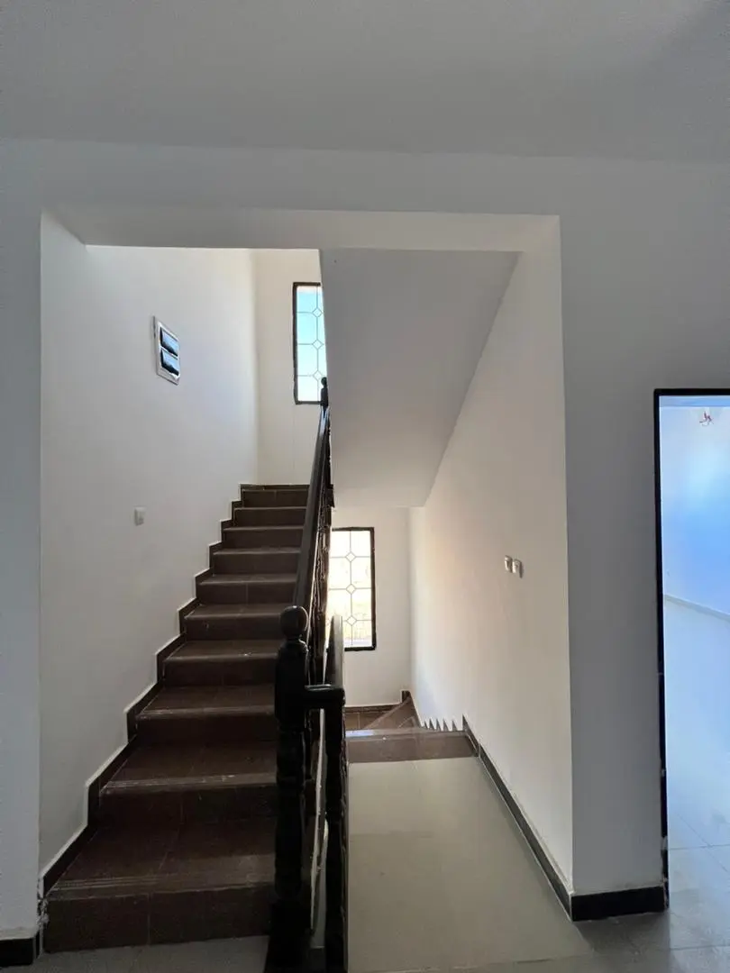 Haramous - Villa F5 à Louer à 260,000