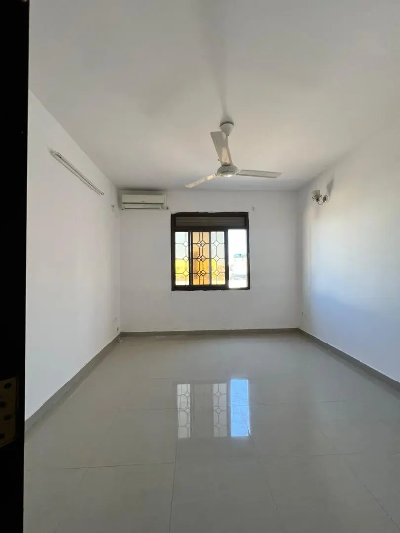 Haramous - Villa F5 à Louer à 260,000