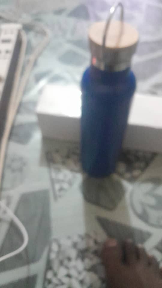 Gourde isotherme bleue avec bouchon bois - photo 2 sur 2