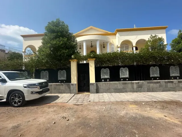 Appartements F4 dans un bâtiment duplex