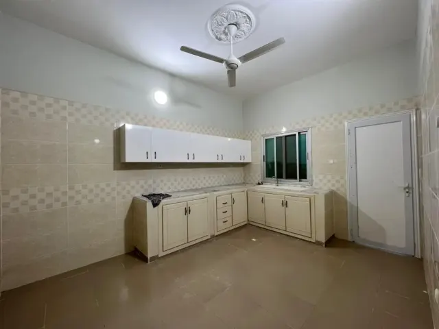Haramous - nouvel appartement F4 à Louer