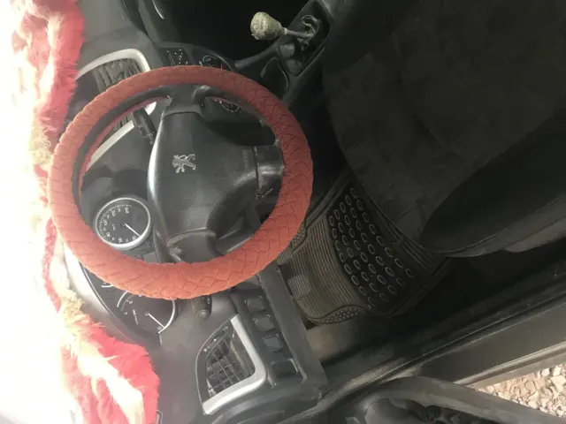 Peugeot 207 compa