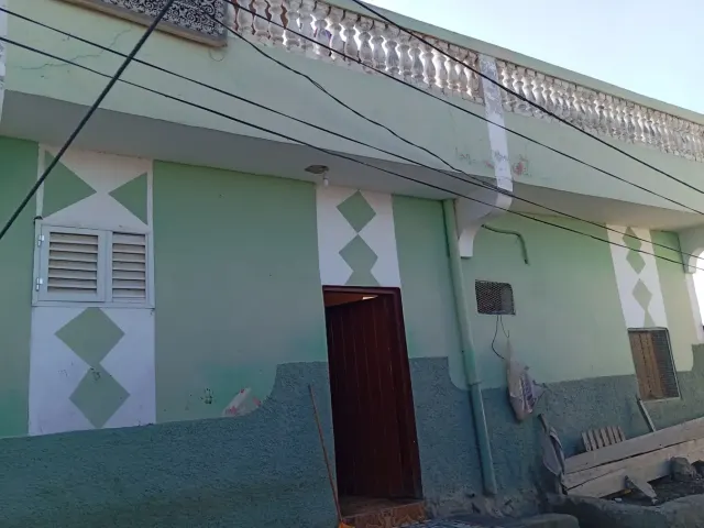 Maison F3 avec terrasse carrelée + titre foncier - à vendre