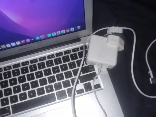 MacBook air 13 inch en très  bonne état ! Pc Apple