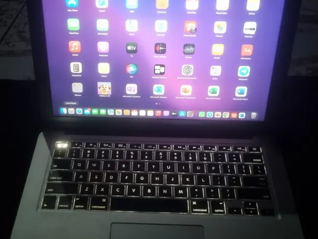 MacBook air 13 inch en très  bonne état ! Pc Apple