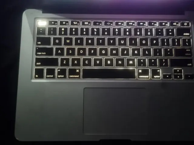 MacBook air 13 inch en très  bonne état ! Pc Apple