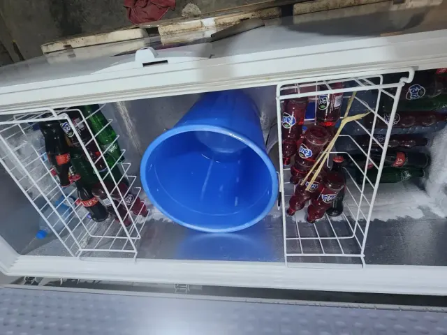 Frigo et autres matériaux d'un kiosque