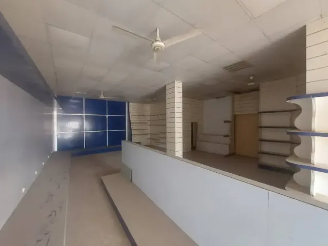 Local commercial 120m² en face de la route PK12, VOIE N°17 - photo 2 sur 9