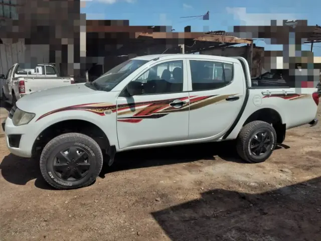 L 200