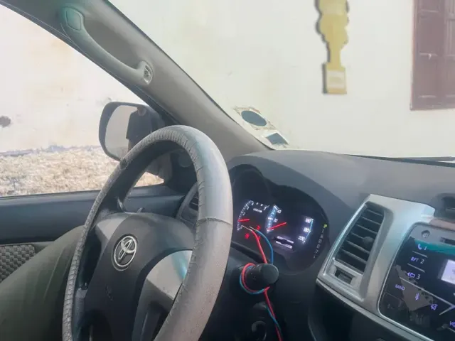 Toyota Fortuner - photo 8 sur 8
