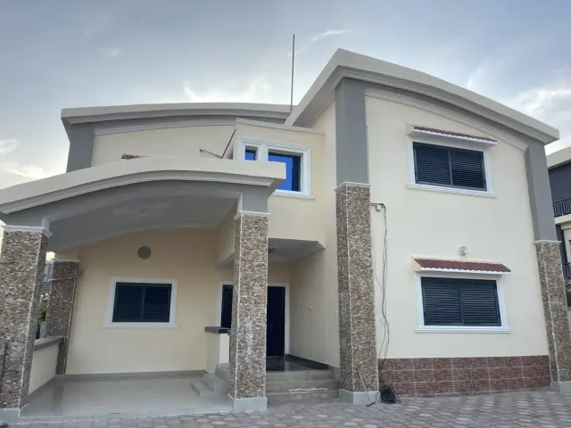Villa F7 de Luxe à Louer