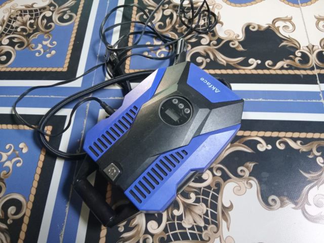 Compresseur d'air portable Akface 12V pour voiture - photo 2 sur 2
