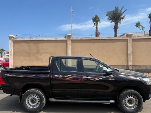 Toyota Hilux double cabine 4x4 2020, automatique, 77 000 km - photo 2 sur 8