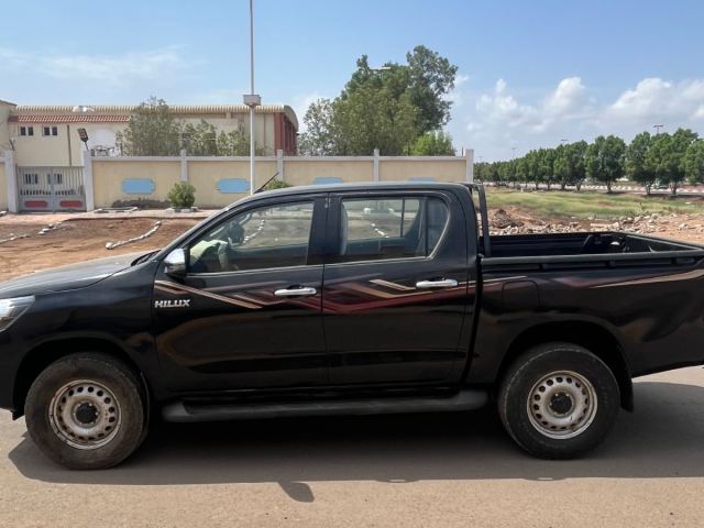 Toyota Hilux double cabine 4x4 2020, automatique, 77 000 km - photo 3 sur 8