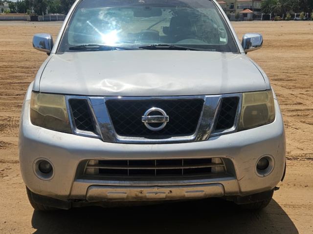 Nissan Pathfinder V6