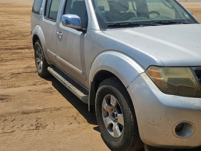 Nissan Pathfinder V6 - photo 2 sur 4