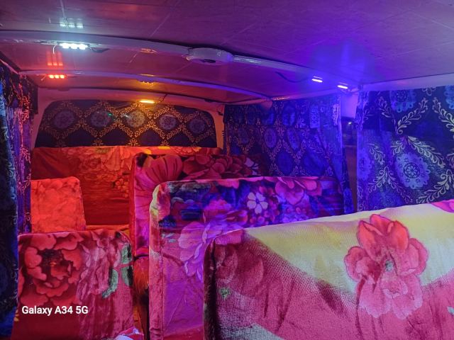 Toyota Hiace minibus blanc, boîte manuelle - photo 7 sur 8