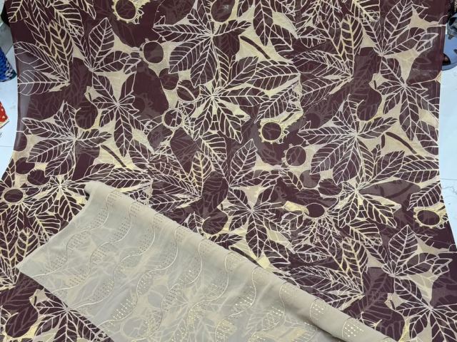 Tissu dirac imprimé floral violet avec doublure satin - photo 6 sur 7