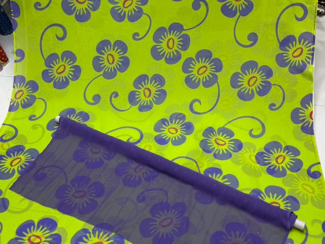 Tissu dirac imprimé floral violet avec doublure satin - photo 4 sur 7