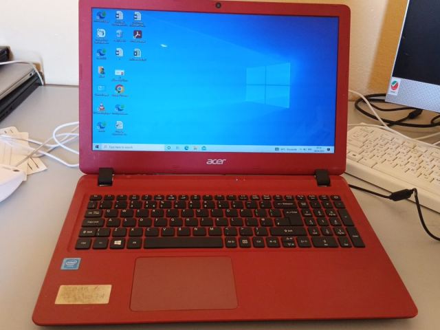 Ordinateur portable Acer rouge 15 pouces