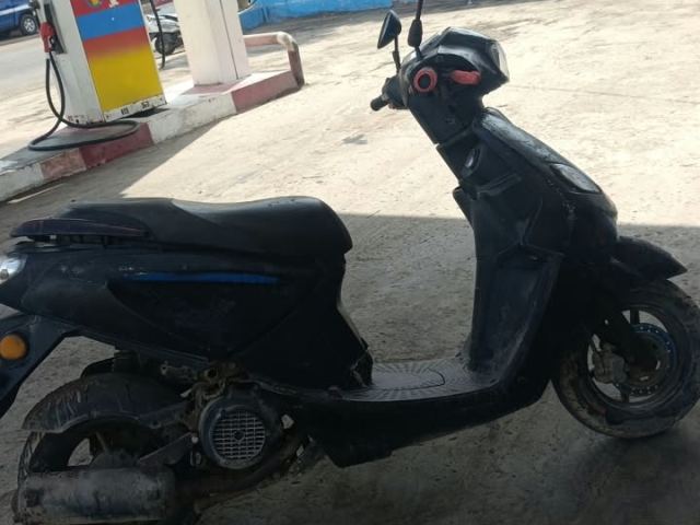 Scooter 50cc noir immatriculé