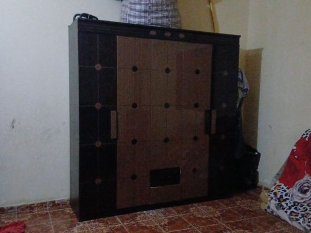 Chambre à coucher complète : lit, armoire, coiffeuse - photo 3 sur 3