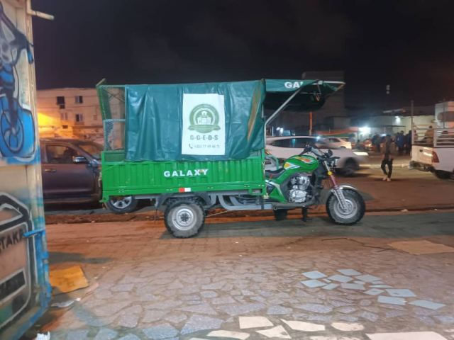BAJAJ TRICYCLE GALAXY, de Couleur Vert - prix légèrement négociable.