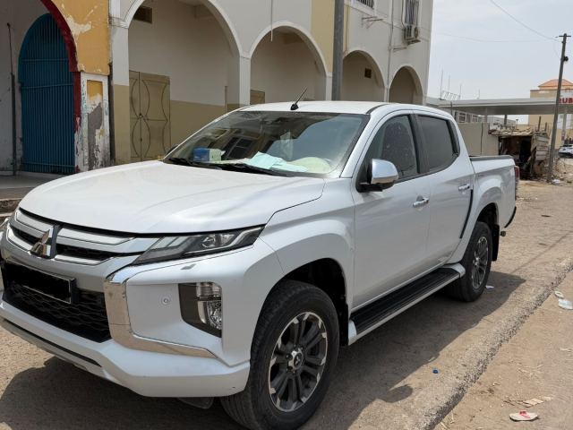 Mitsubishi L200 SPORTERO AUTOMATIC 2022 TOUT OPTION - photo 2 sur 6