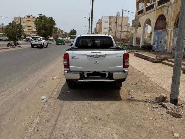 Mitsubishi L200 SPORTERO AUTOMATIC 2022 TOUT OPTION - photo 4 sur 6