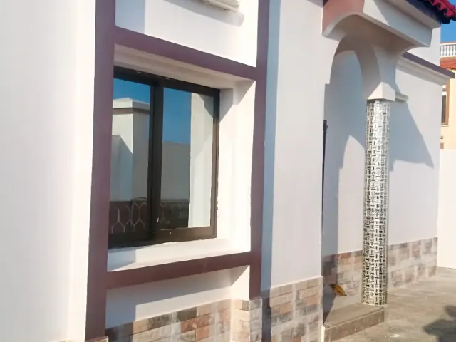 Villa F5 meublée avec cour clôturée et portail
