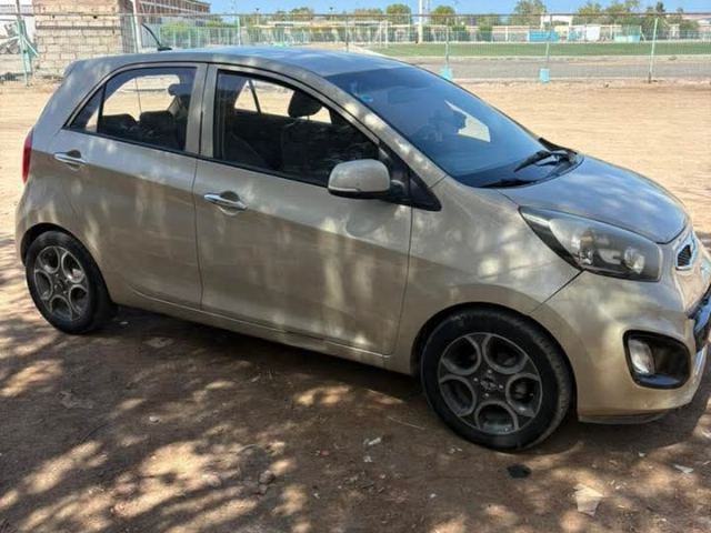 Kia Picanto 5 portes beige