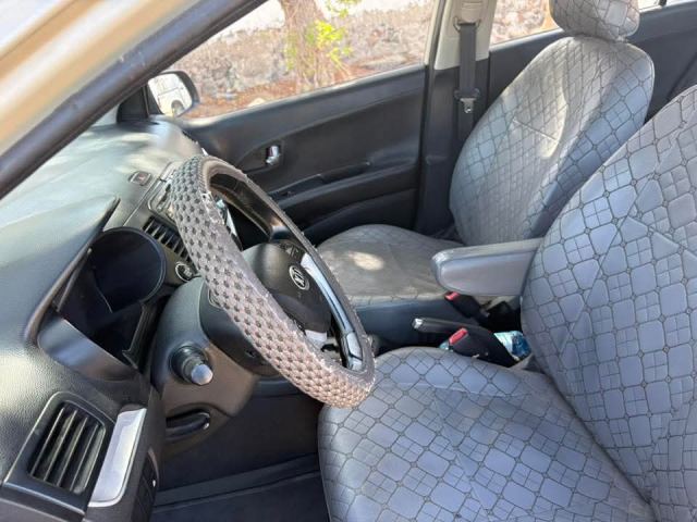 Kia Picanto 5 portes beige - photo 2 sur 4