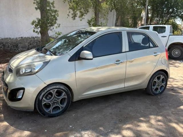 Kia Picanto 5 portes beige - photo 3 sur 4