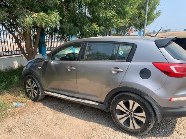 Kia Sportage SUV gris