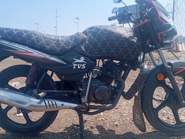 Moto TVS Sport noire