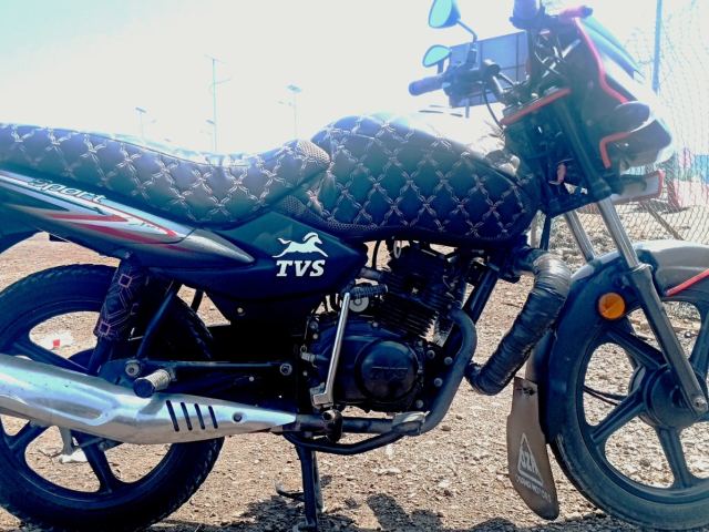 Moto TVS Sport noire - photo 3 sur 3