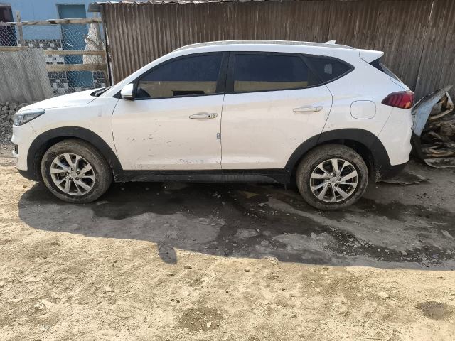 Hyundai Tucson automatique, intérieur équipé - photo 5 sur 8