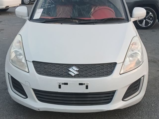 Suzuki Swift blanche automatique